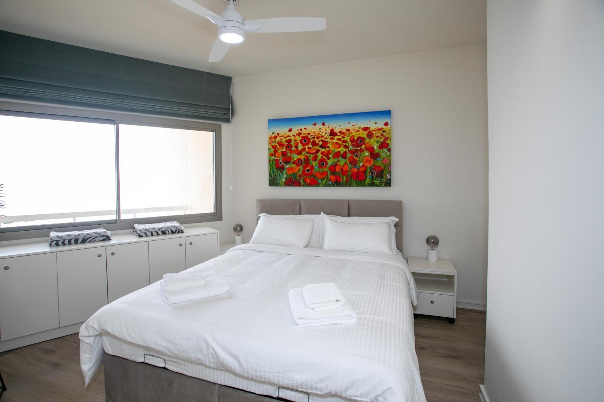 Palmove Luxurious Beachfront Apt Λάρνακα Εξωτερικό φωτογραφία