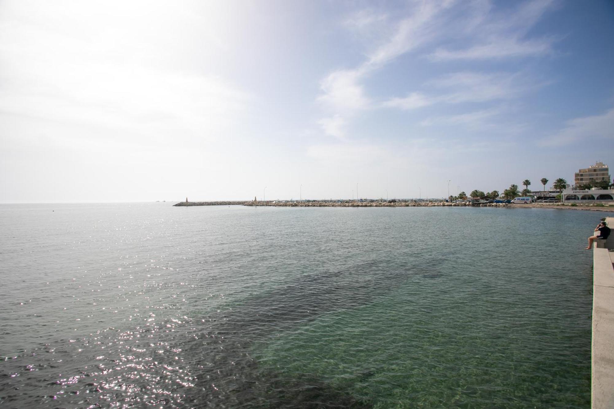 Palmove Luxurious Beachfront Apt Λάρνακα Εξωτερικό φωτογραφία