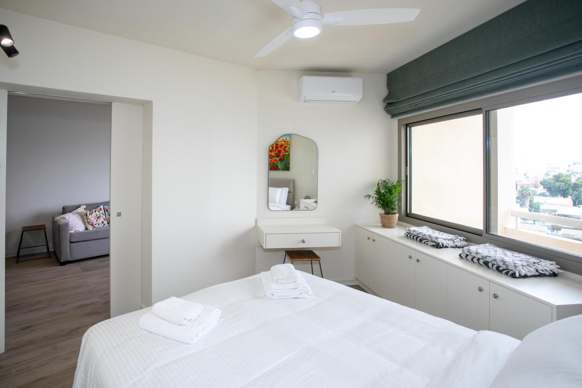 Palmove Luxurious Beachfront Apt Λάρνακα Εξωτερικό φωτογραφία