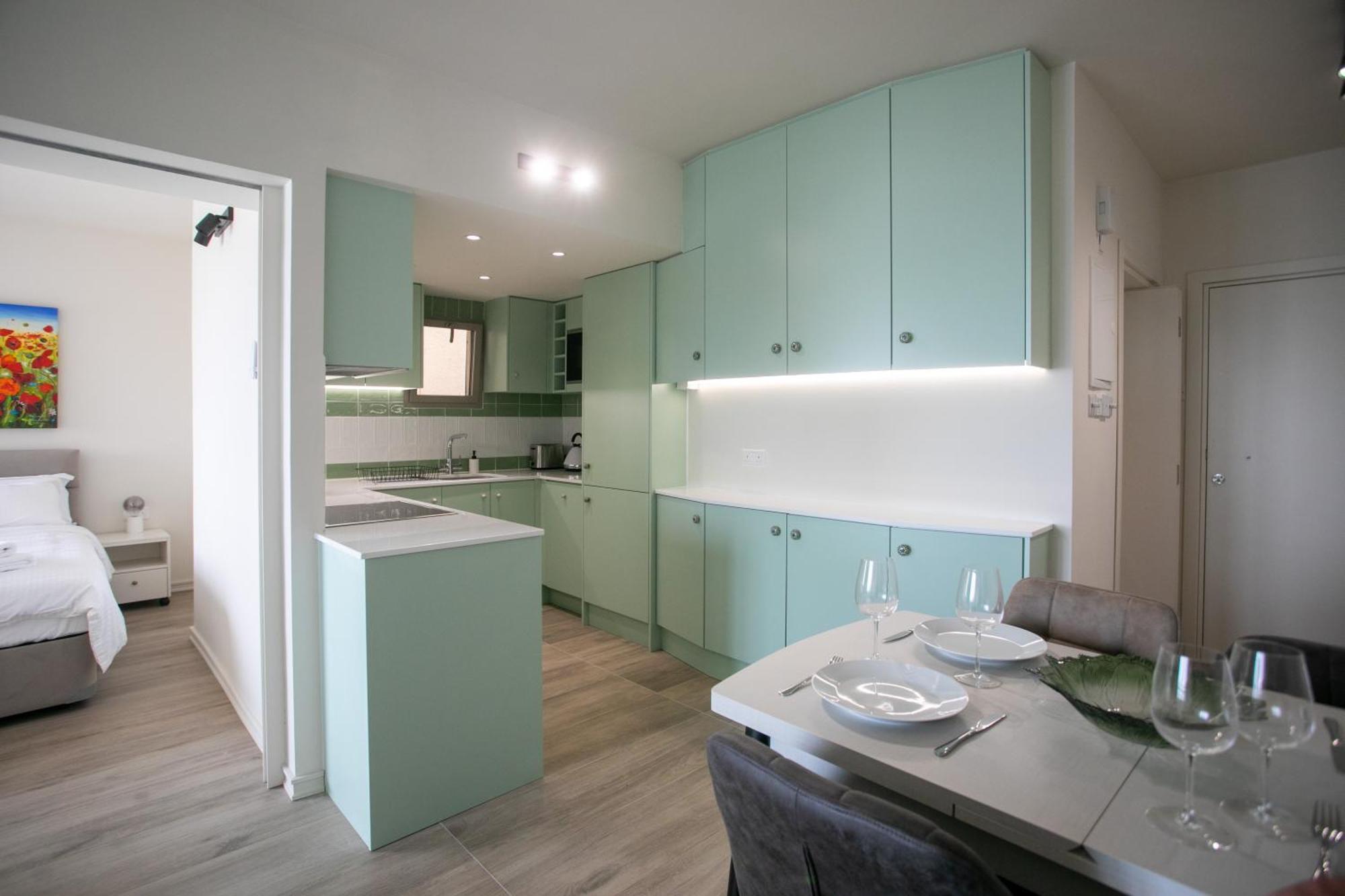 Palmove Luxurious Beachfront Apt Λάρνακα Εξωτερικό φωτογραφία