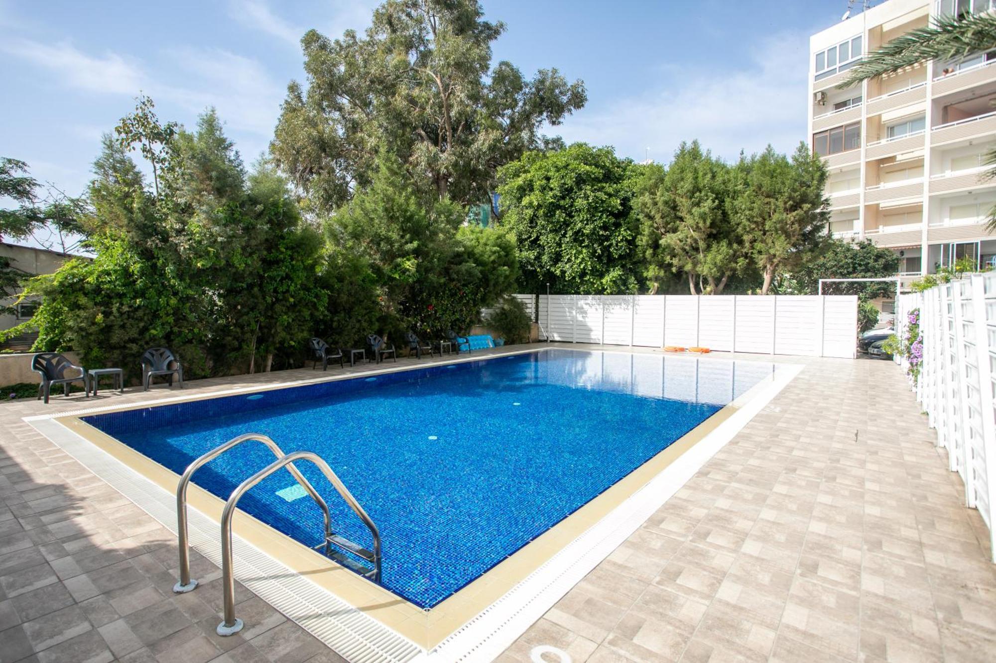 Palmove Luxurious Beachfront Apt Λάρνακα Εξωτερικό φωτογραφία