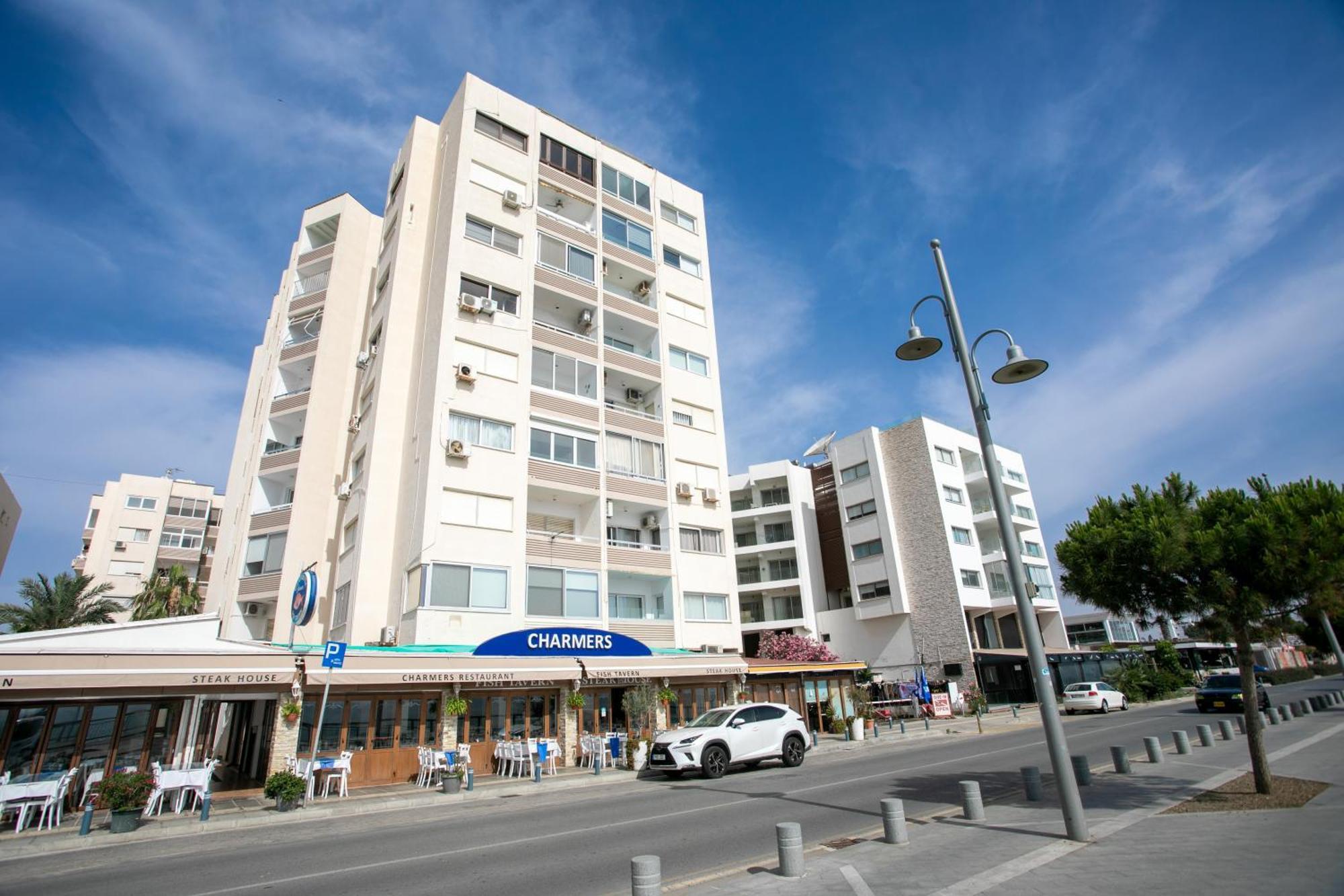 Palmove Luxurious Beachfront Apt Λάρνακα Εξωτερικό φωτογραφία